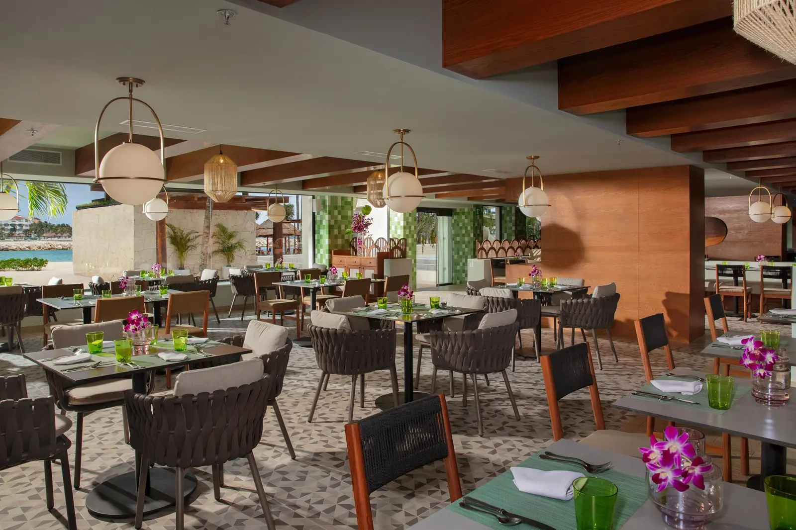 Dreams Aventuras Resort & Spa