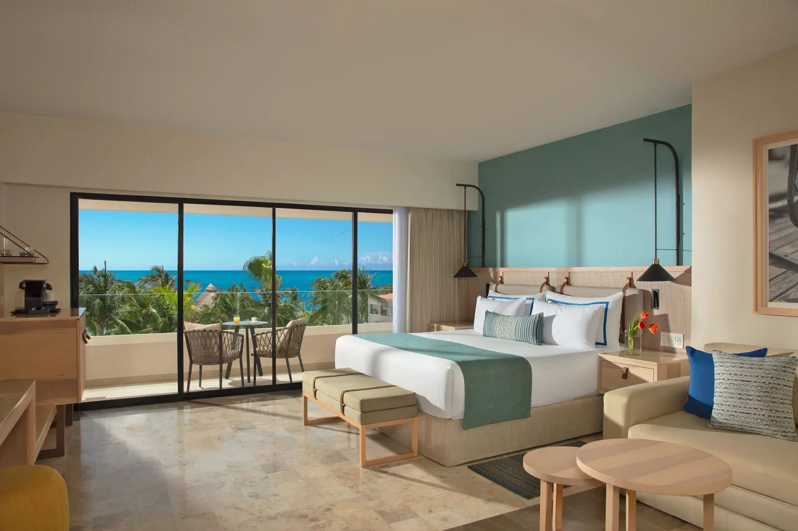 Dreams Aventuras Resort & Spa